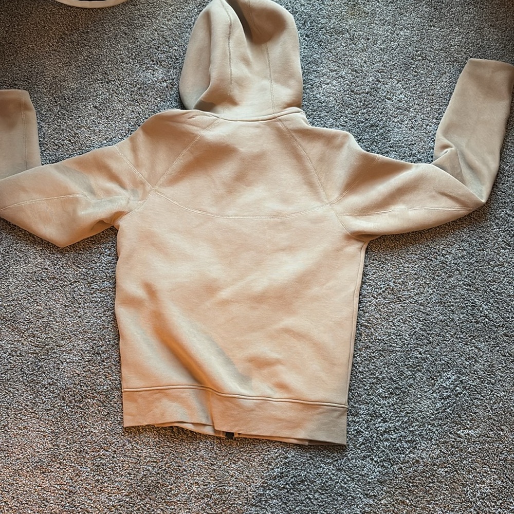 Beige Nike Tech - image 4